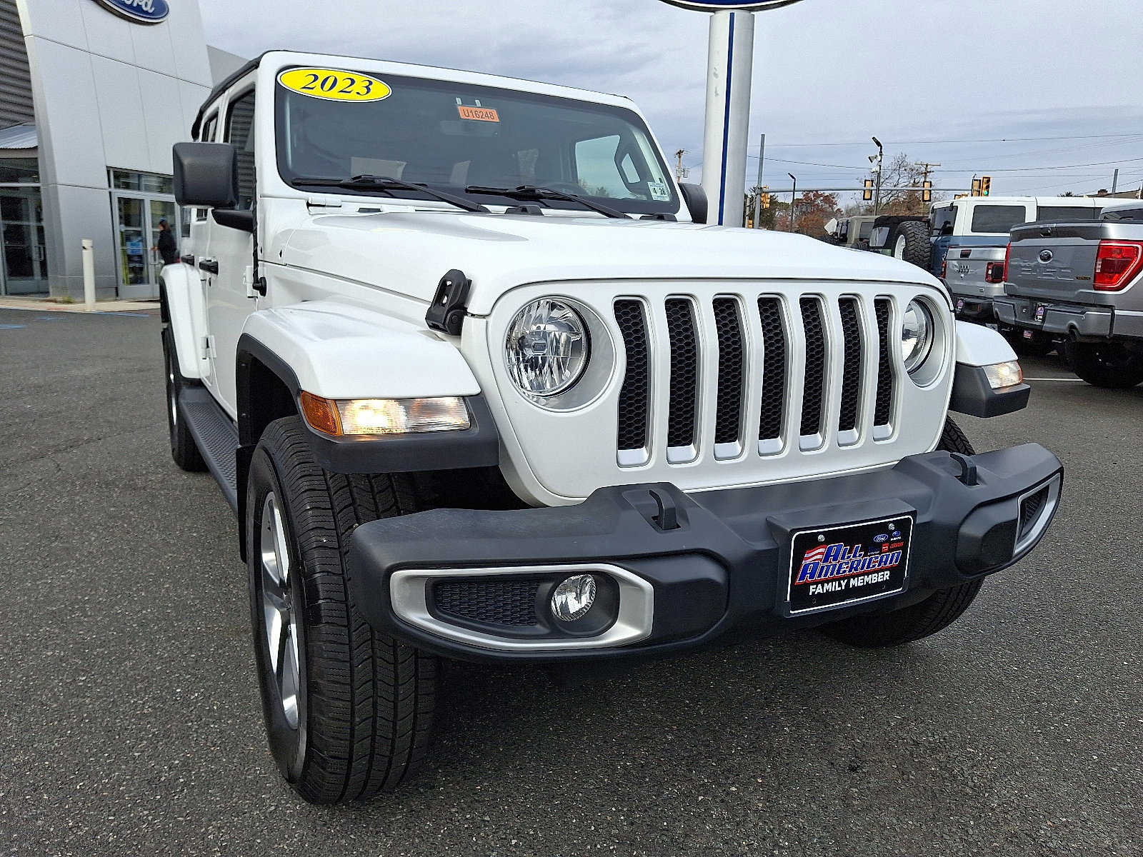 Used 2023 Jeep Wrangler Sahara image 2