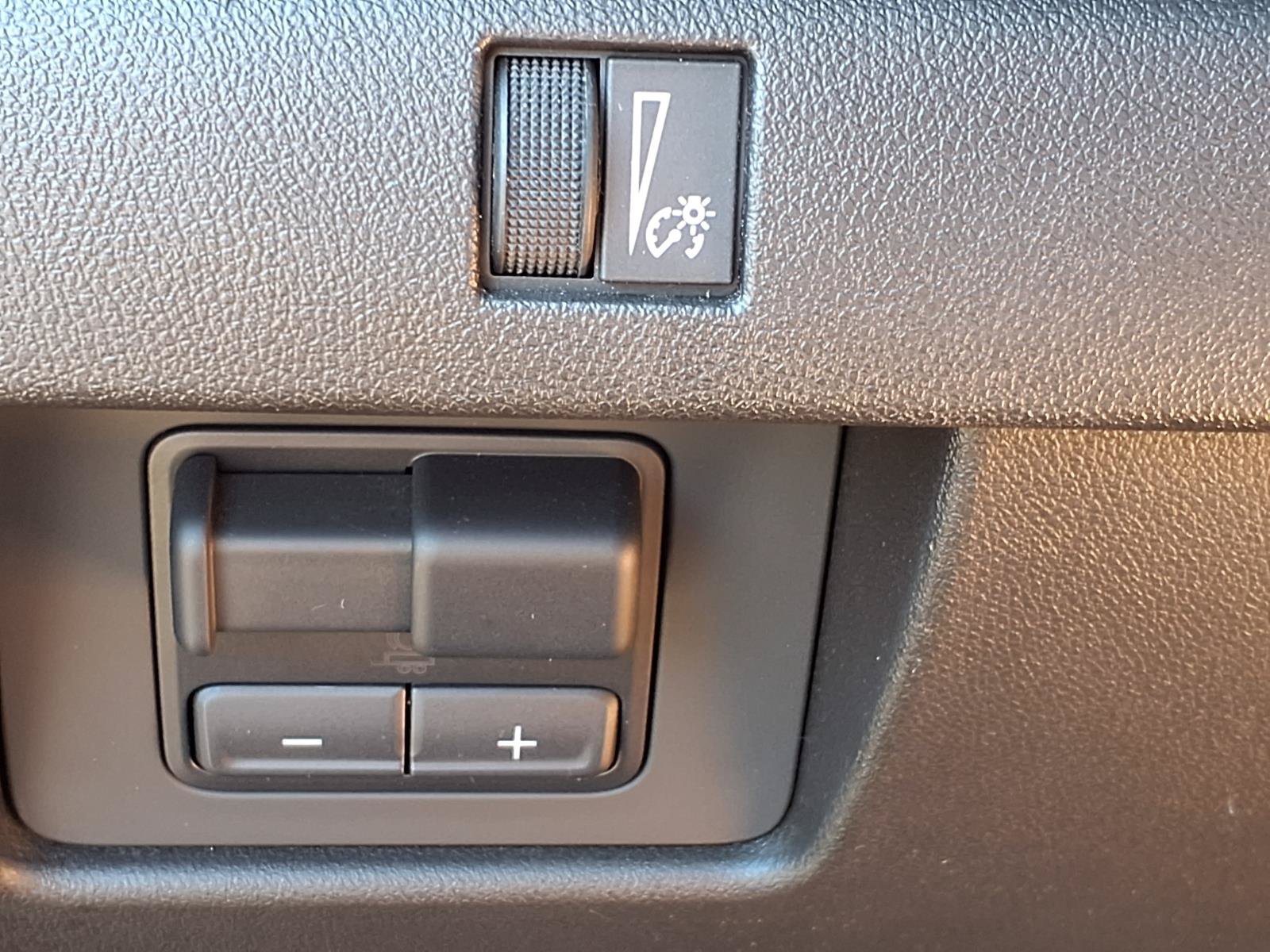 Used 2024 Chevrolet Colorado Trail Boss w/ Advanced Trailering Package AWD/4WD image 12