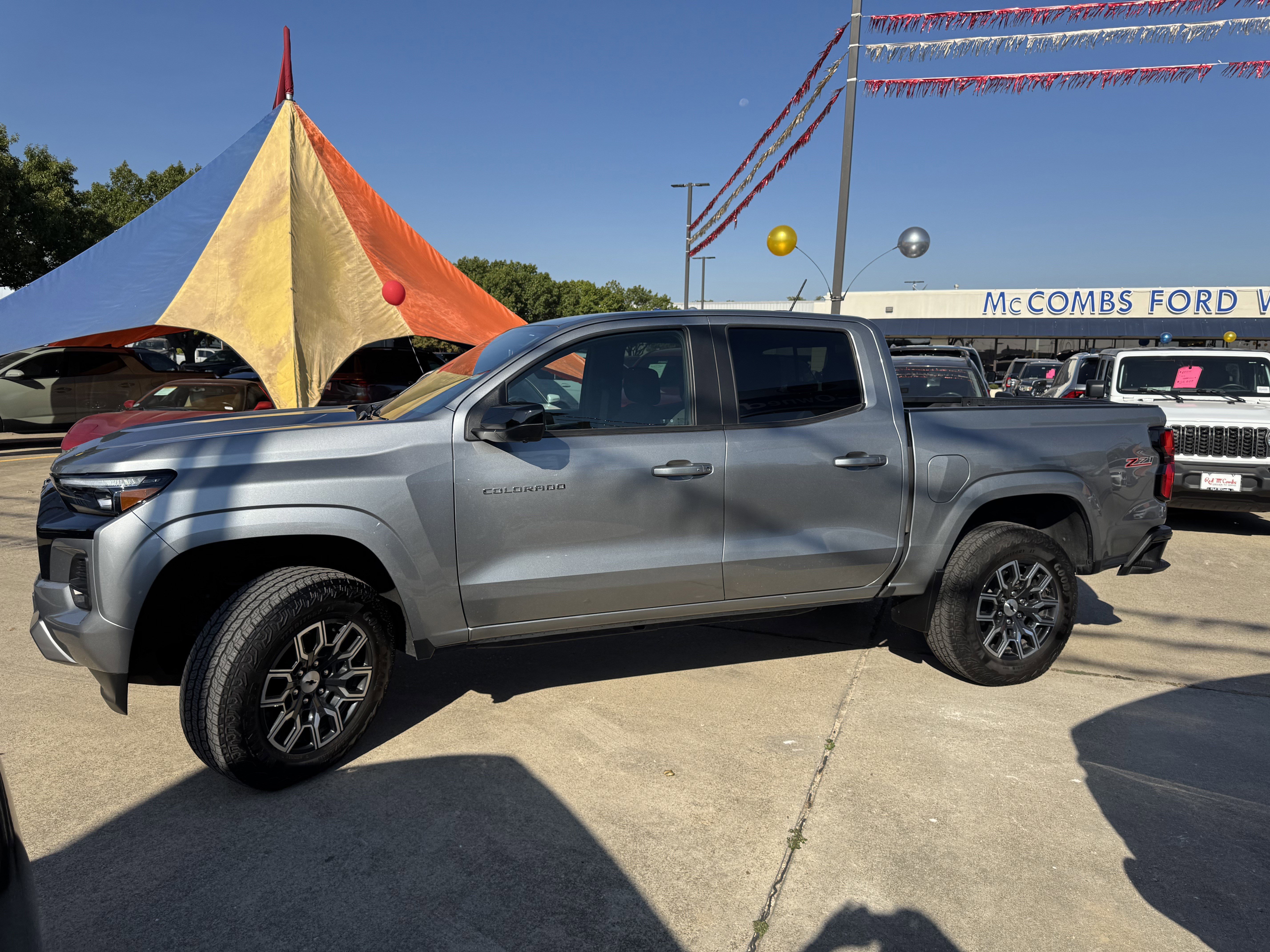 Used 2024 Chevrolet Colorado Z71 w/ Z71 Convenience Package 2 image 7