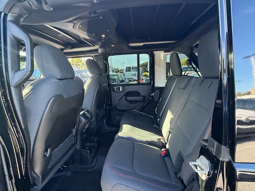 Used 2024 Jeep Wrangler Unlimited Rubicon w/ Technology Group AWD/4WD image 14