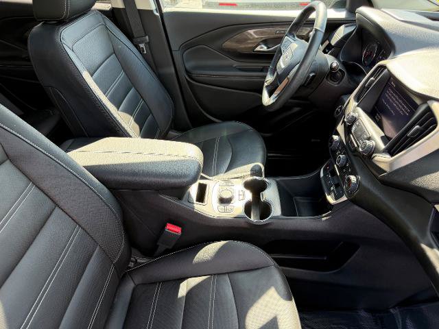 Used 2024 GMC Terrain Denali w/ Denali Premium Package AWD/4WD image 13