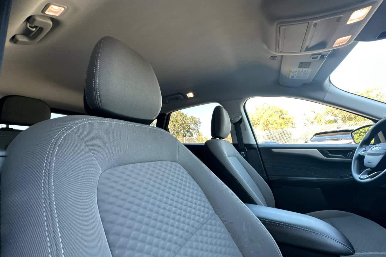 Certified 2022 Ford Escape SE AWD/4WD image 18