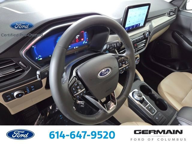 Certified 2022 Ford Escape Titanium AWD/4WD image 17