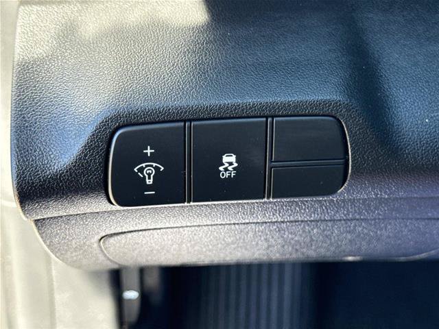 Used 2025 Hyundai Elantra SEL FWD image 17