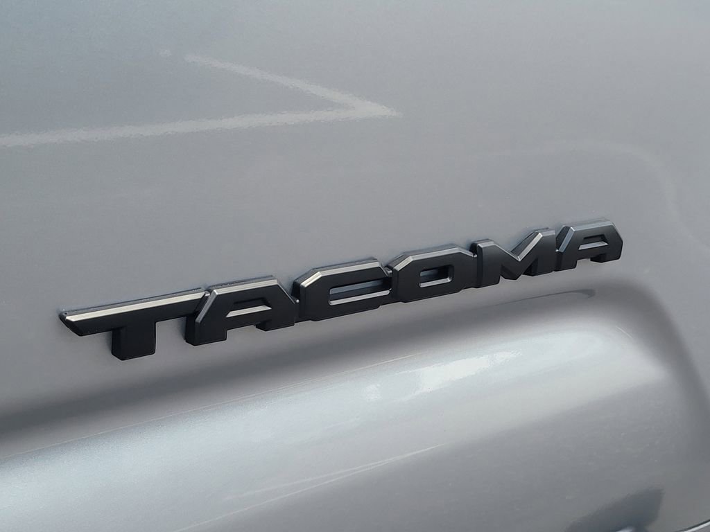 Used 2019 Toyota Tacoma TRD Off-Road AWD/4WD image 5