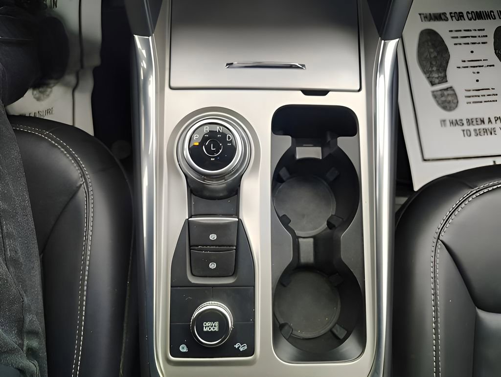 Certified 2022 Ford Explorer XLT w/ Equipment Group 202A image 20