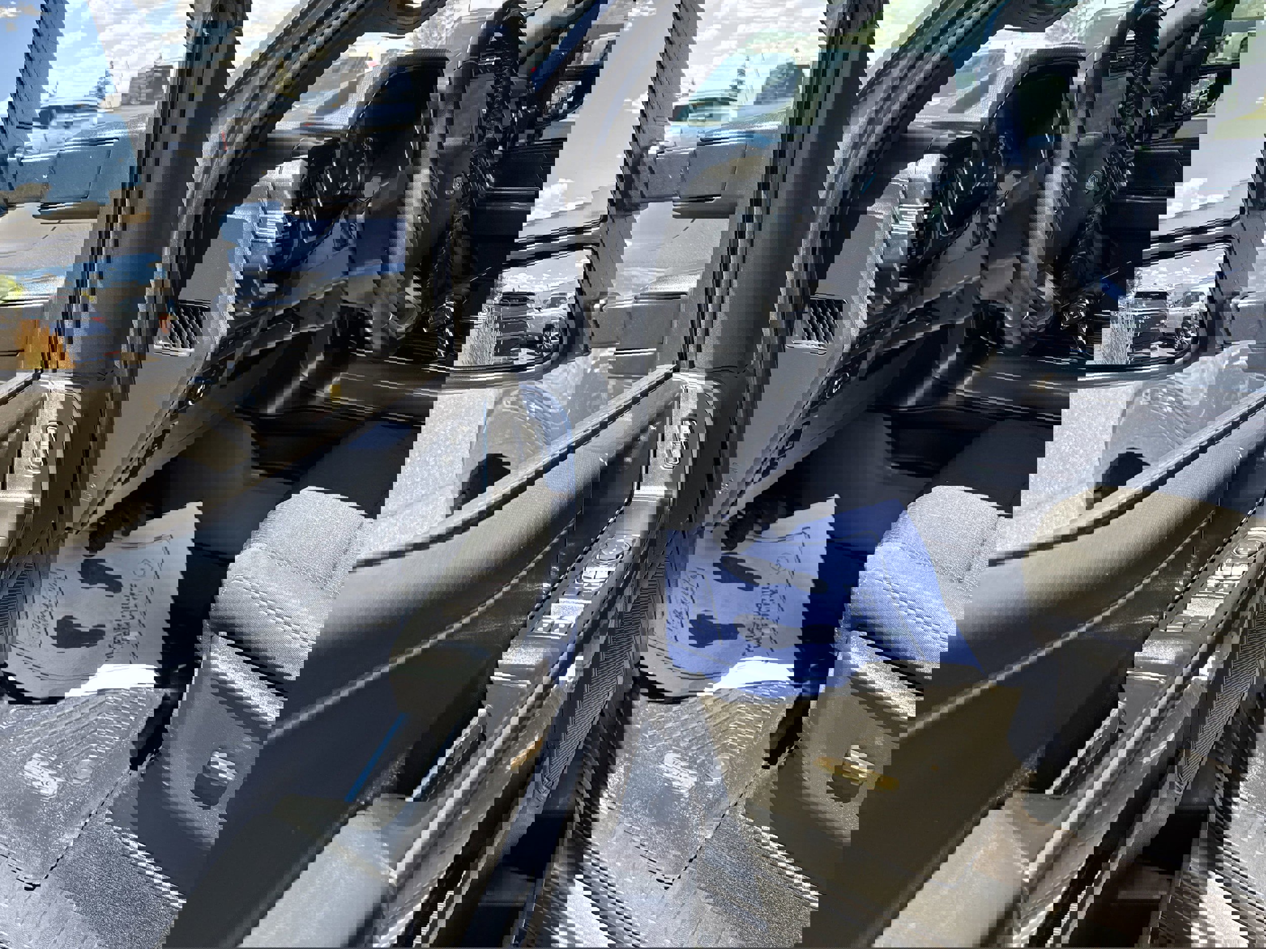 Certified 2022 Ford F150 XLT w/ Equipment Group 302A High image 10