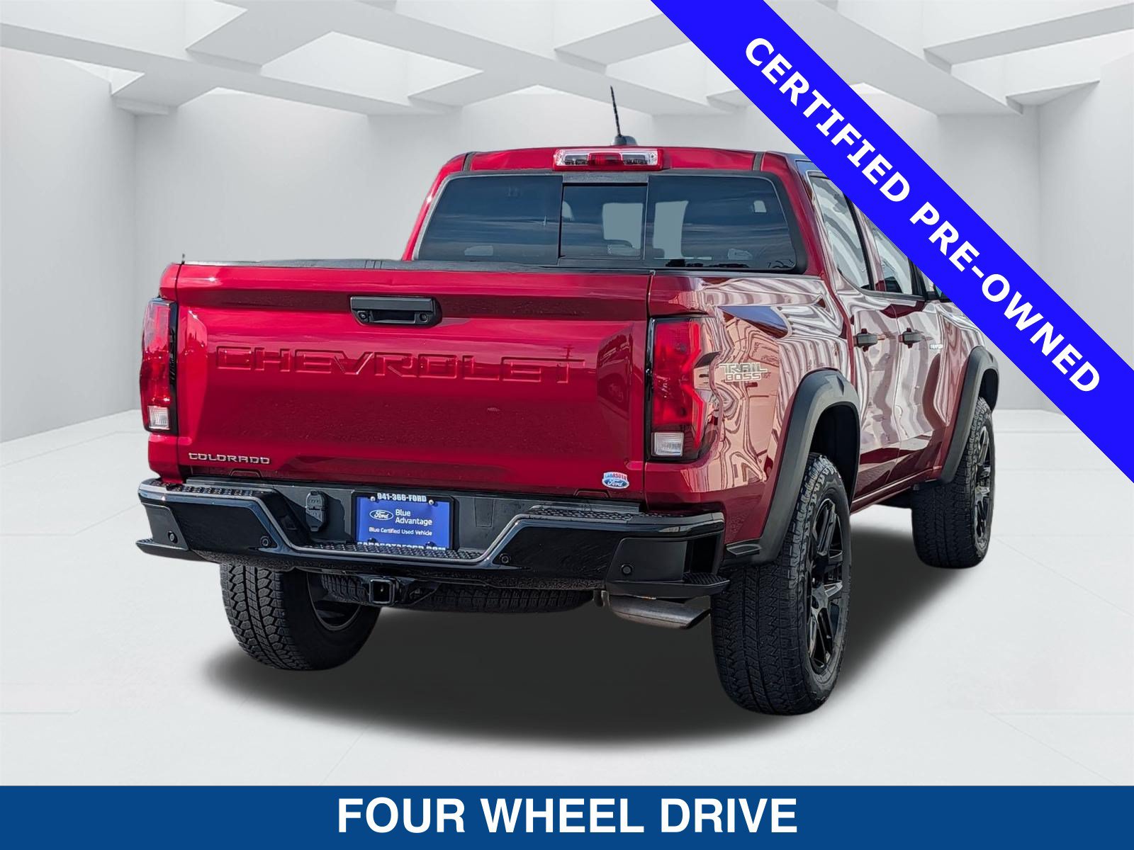 Used 2024 Chevrolet Colorado Trail Boss w/ Technology Package AWD/4WD image 5