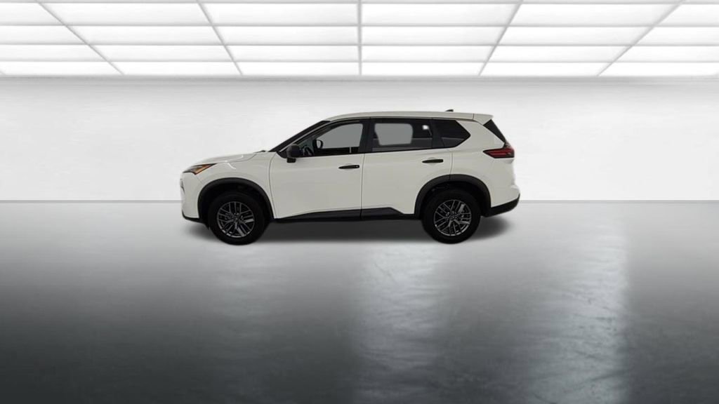 Used 2024 Nissan Rogue S AWD/4WD image 5