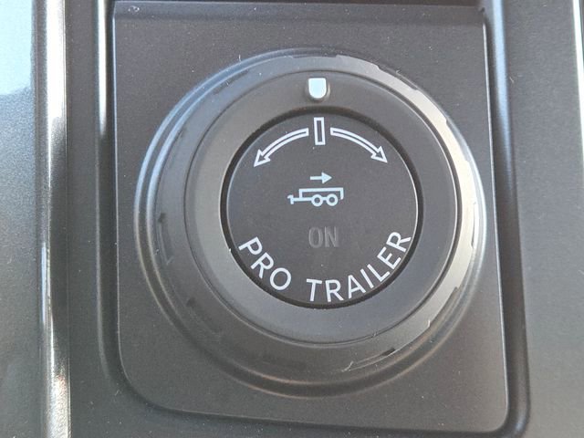 Certified 2022 Ford F150 XLT w/ Equipment Group 302A High image 18