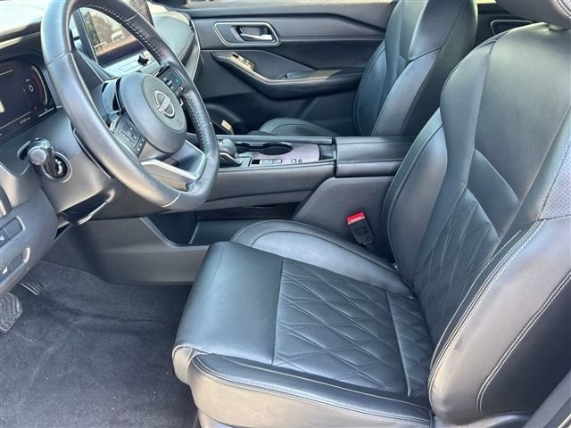 Used 2024 Nissan Rogue Platinum w/ Platinum Premium Package FWD image 16