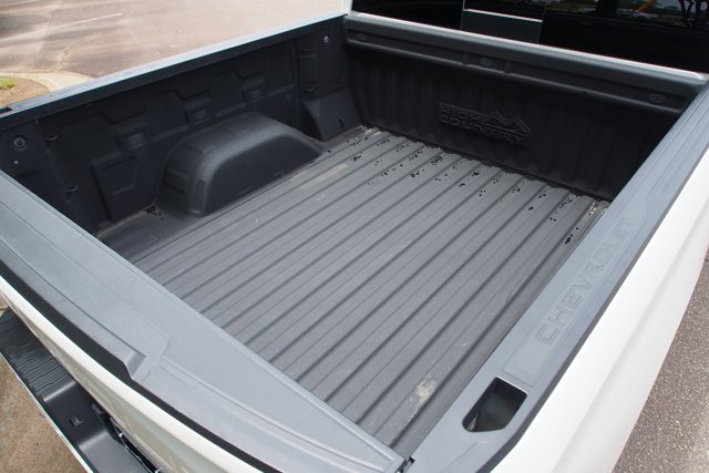Used 2023 Chevrolet Silverado 1500 High Country w/ High Country Premium Package AWD/4WD image 8