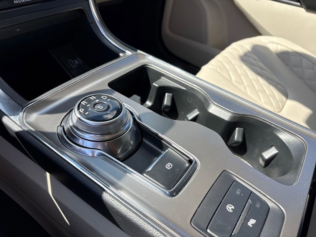 Certified 2024 Ford Edge Titanium image 27