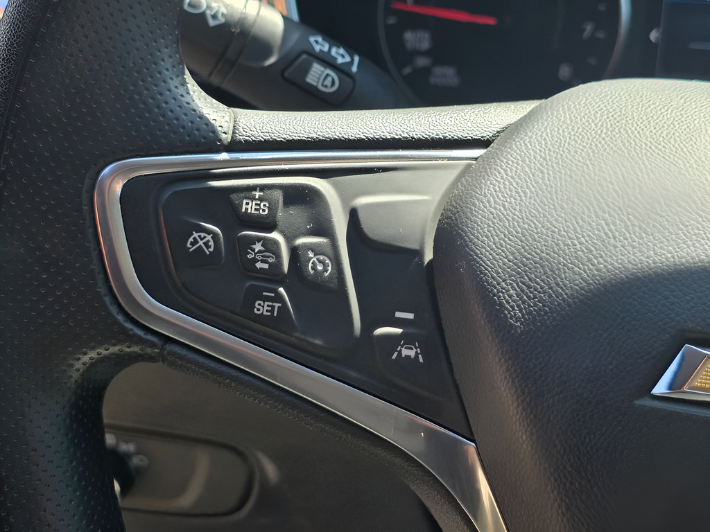Used 2023 Chevrolet Equinox LT FWD image 16