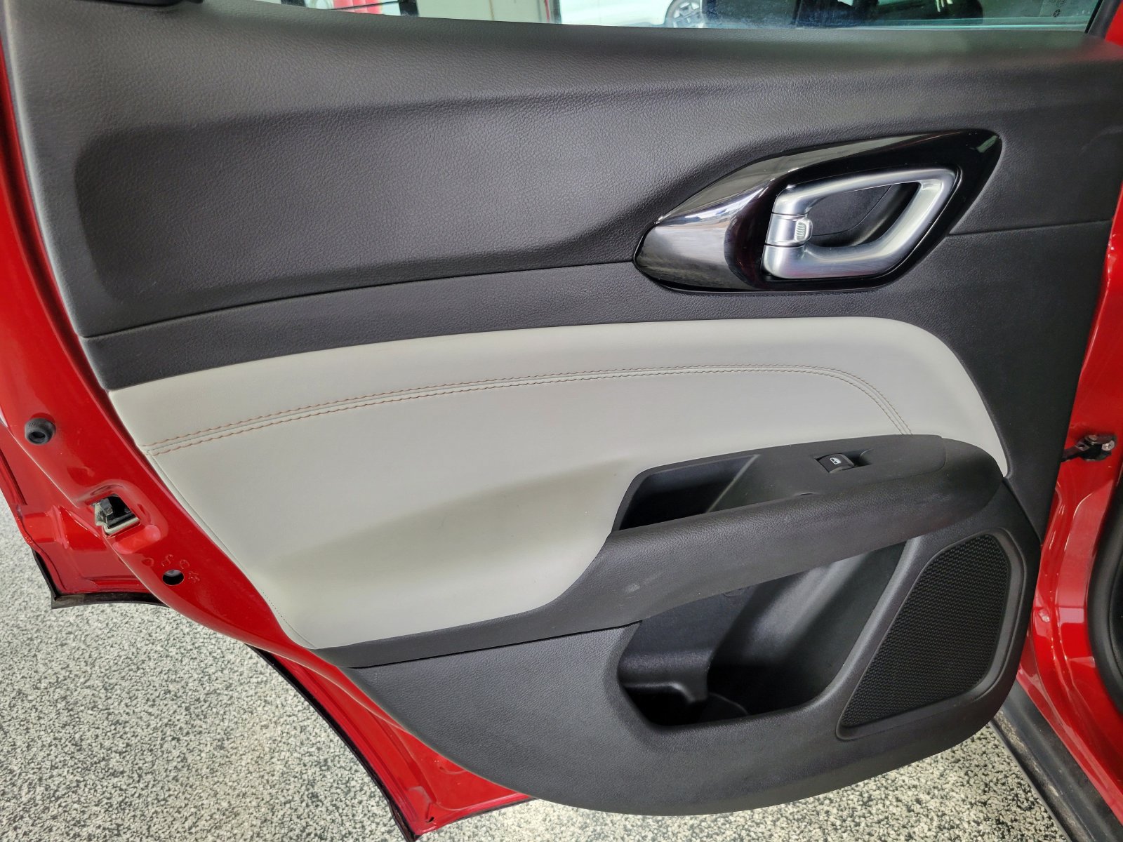 Used 2025 Jeep Compass Limited AWD/4WD image 23