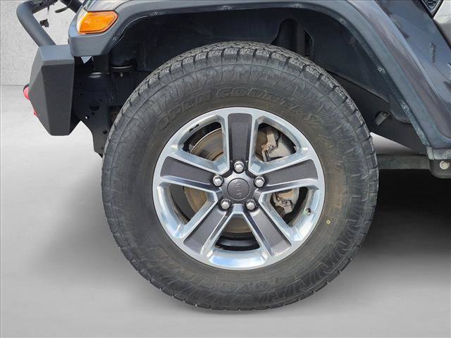 Used 2018 Jeep Wrangler Unlimited Sahara w/ Cold Weather Group AWD/4WD image 21