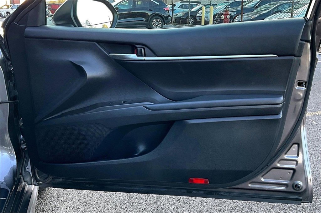 Used 2023 Toyota Camry SE image 22