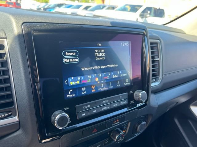 Used 2022 Nissan Frontier SV AWD/4WD image 12