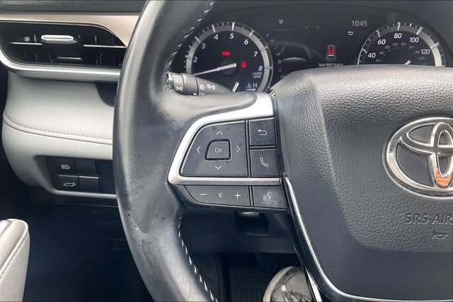 Used 2021 Toyota Highlander XLE FWD image 18