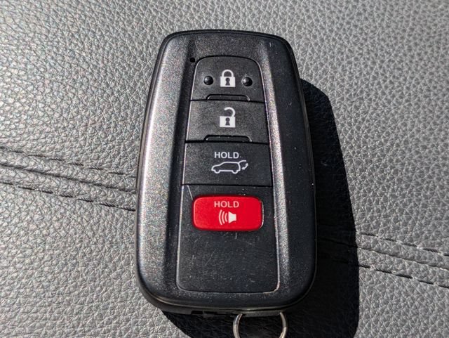 Used 2021 Toyota RAV4 XLE Premium AWD/4WD image 29