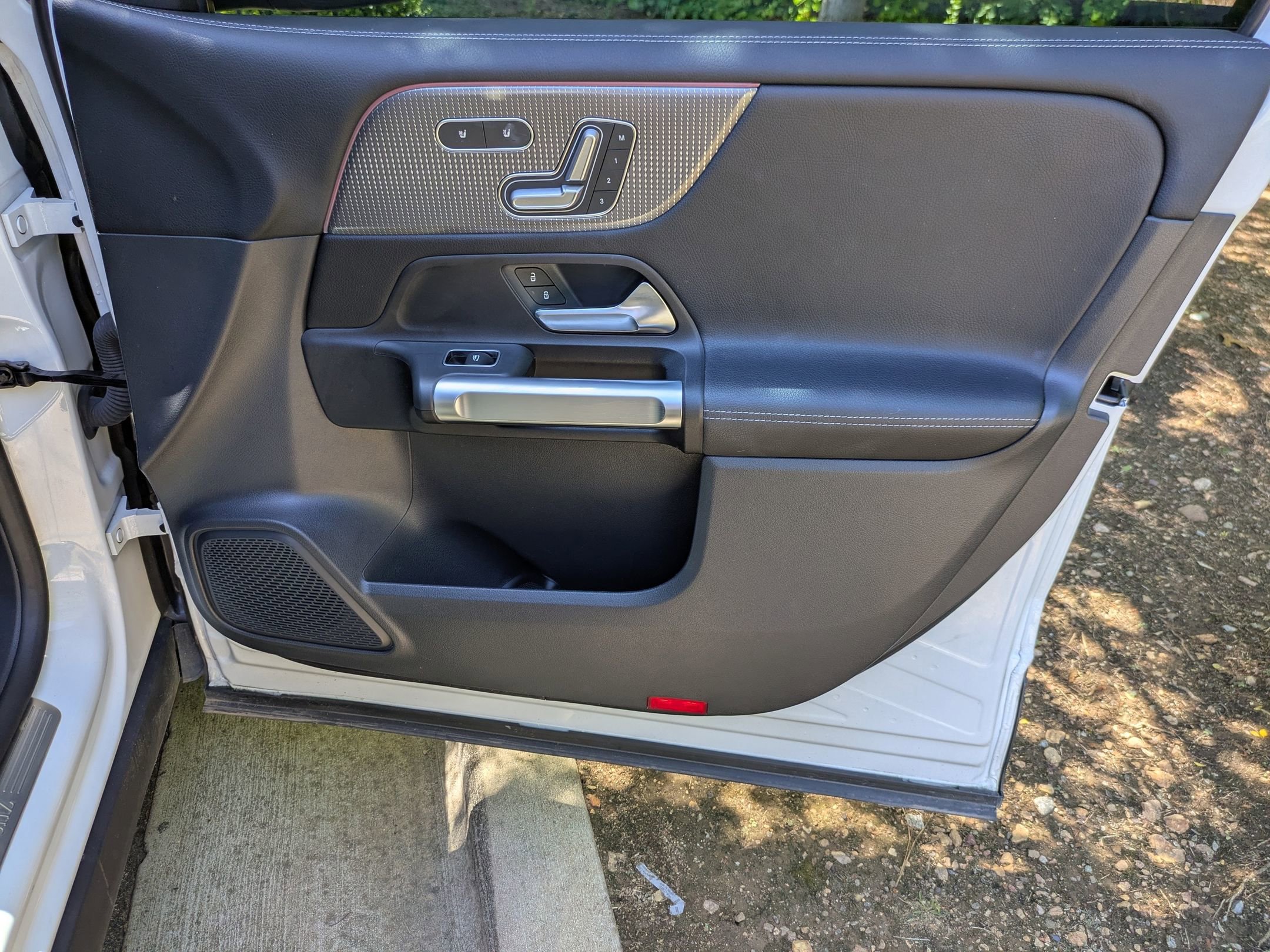 Used 2023 Mercedes-Benz GLB 250 image 39