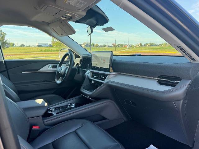 Certified 2025 Ford Explorer Active w/ Active Comfort Package AWD/4WD image 27