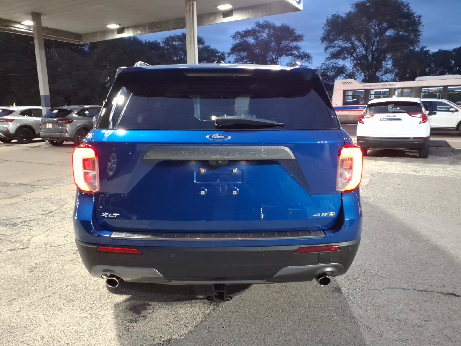 Certified 2022 Ford Explorer XLT w/ Equipment Group 202A AWD/4WD image 4