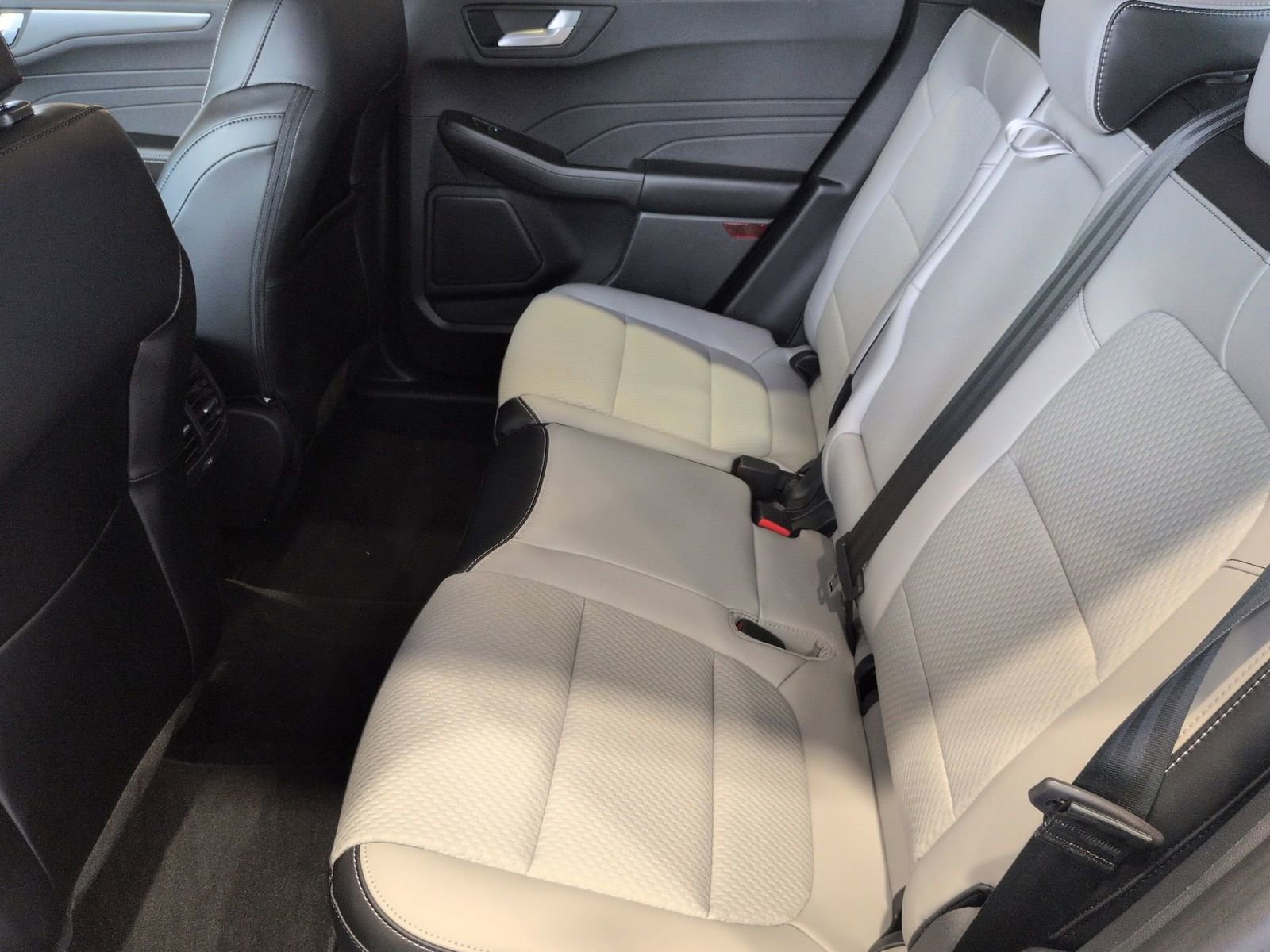 Certified 2025 Ford Escape SE image 22