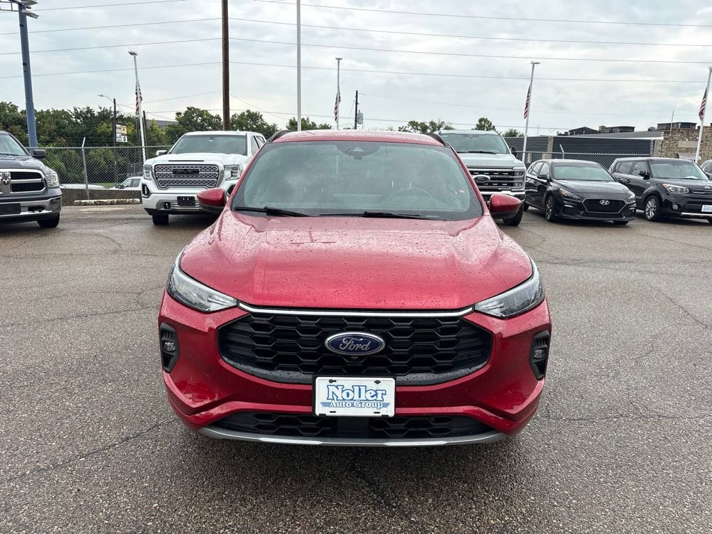 Certified 2024 Ford Escape ST-Line Select w/ Tech Pack #2 AWD/4WD image 2
