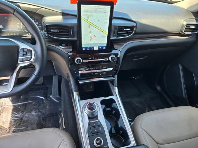 Certified 2022 Ford Explorer Limited w/ Limited Technology Package AWD/4WD image 18