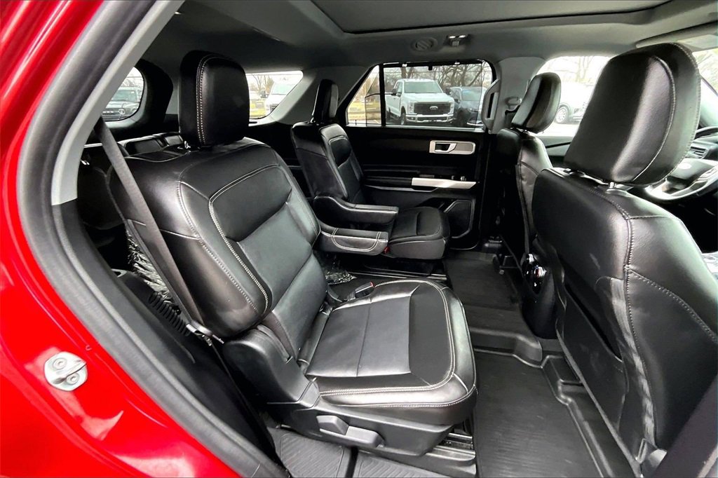 Certified 2022 Ford Explorer Limited w/ Equipment Group 301A image 26