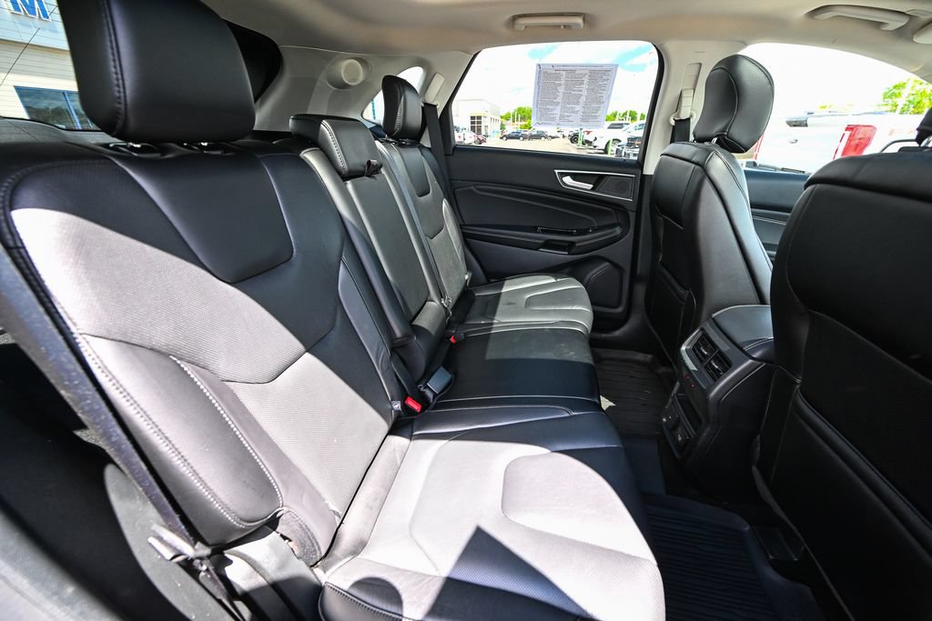 Certified 2019 Ford Edge Titanium w/ Equipment Group 301A AWD/4WD image 29