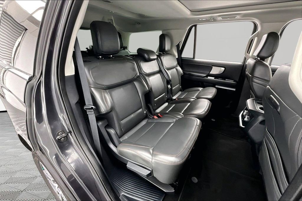 Certified 2025 Ford Expedition Active AWD/4WD image 27