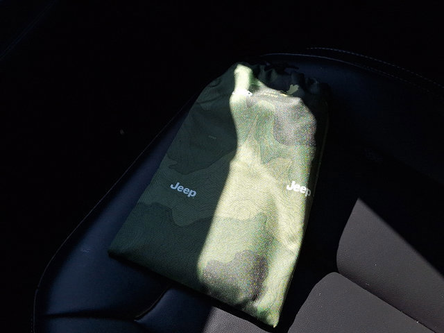 Used 2024 Jeep Grand Cherokee Limited image 29