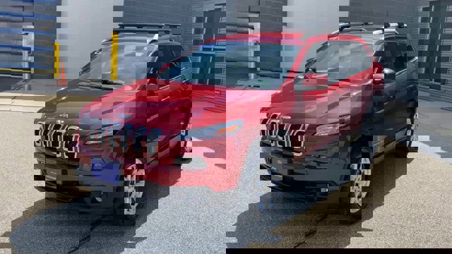 Used 2017 Jeep Cherokee Latitude w/ Safety/Convenience Group AWD/4WD image 5