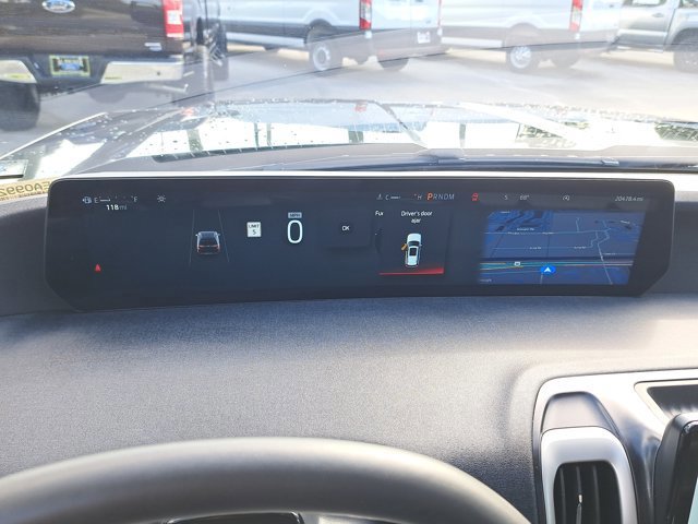 Certified 2025 Ford Expedition Active image 30