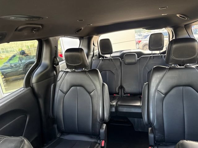 Used 2025 Chrysler Pacifica Select FWD image 29