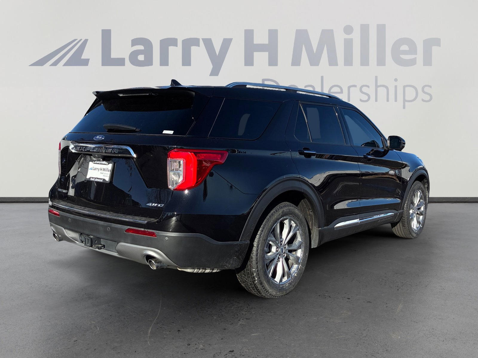 Certified 2023 Ford Explorer Limited w/ Limited Technology Package image 5