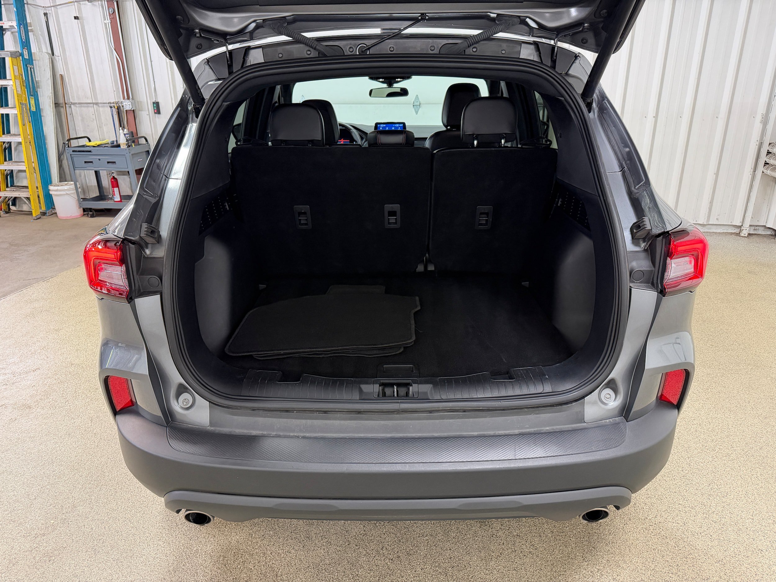 Certified 2025 Ford Escape ST-Line Select AWD/4WD image 29