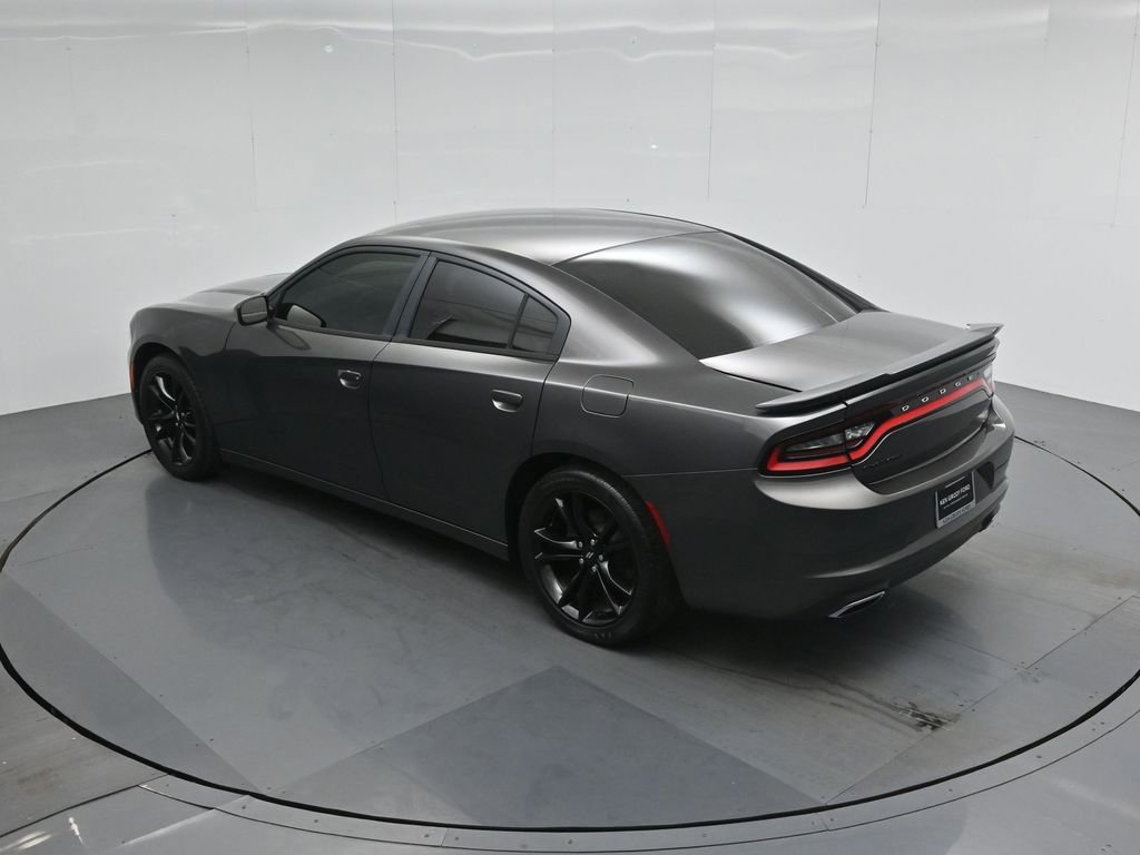 Used 2017 Dodge Charger SE w/ Blacktop Package RWD image 41
