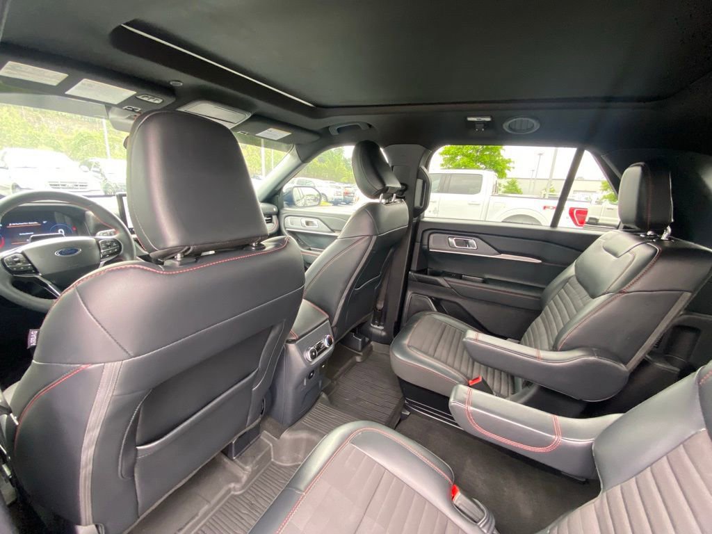 Certified 2025 Ford Explorer ST-Line image 23