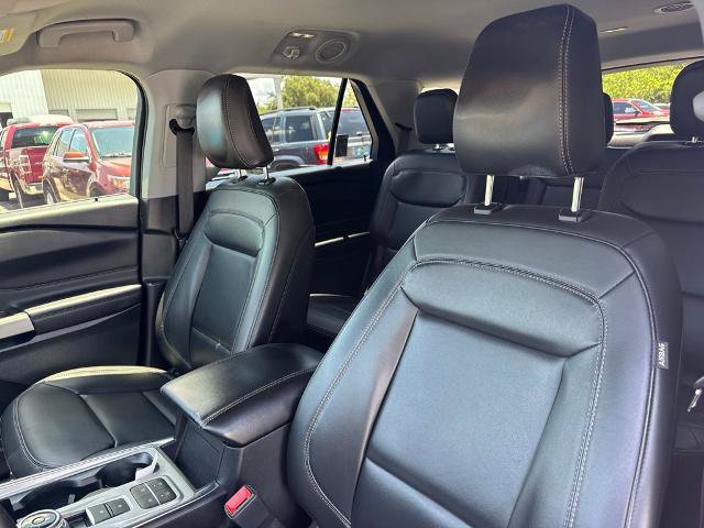Certified 2023 Ford Explorer XLT w/ Equipment Group 202A RWD image 10