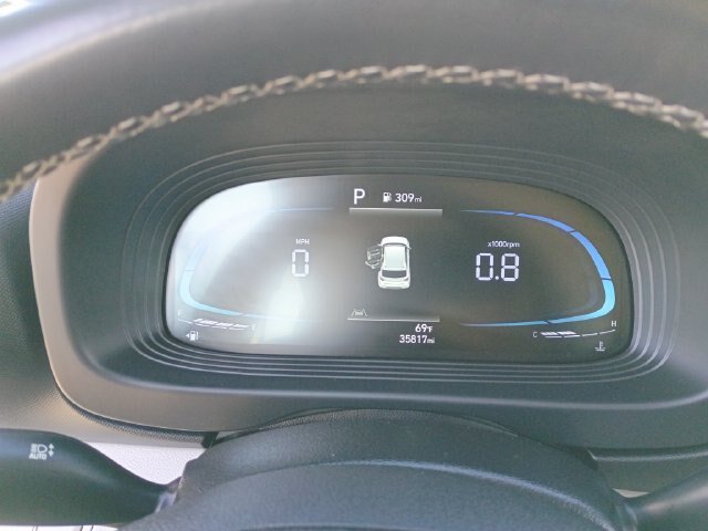 Used 2025 Hyundai Venue SEL FWD image 15