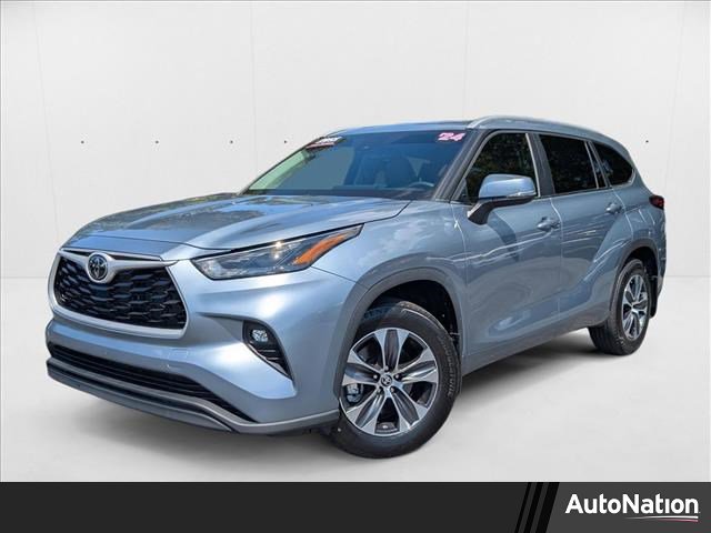 Used 2024 Toyota Highlander XLE