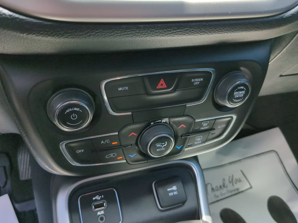 Used 2021 Jeep Compass Latitude w/ Sun and Sound Group FWD image 28
