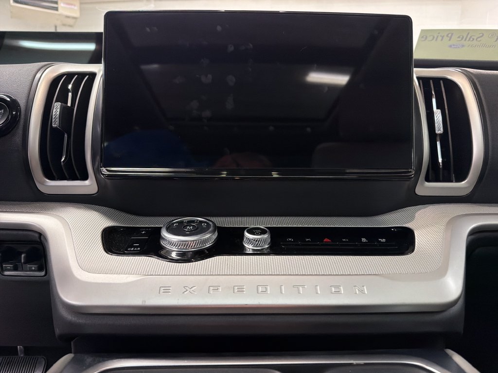 Certified 2025 Ford Expedition Active RWD image 21