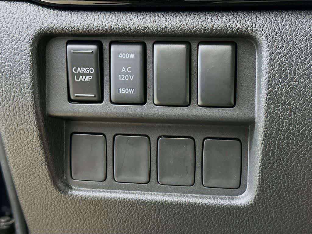 Used 2024 Nissan Titan SV w/ SV Convenience Package AWD/4WD image 27
