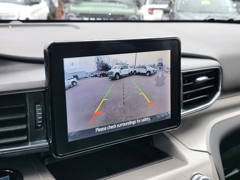 Certified 2022 Ford Explorer XLT w/ Equipment Group 202A image 23