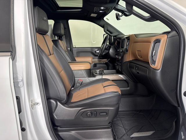 Used 2023 Chevrolet Silverado 2500 High Country w/ Technology Package AWD/4WD image 4