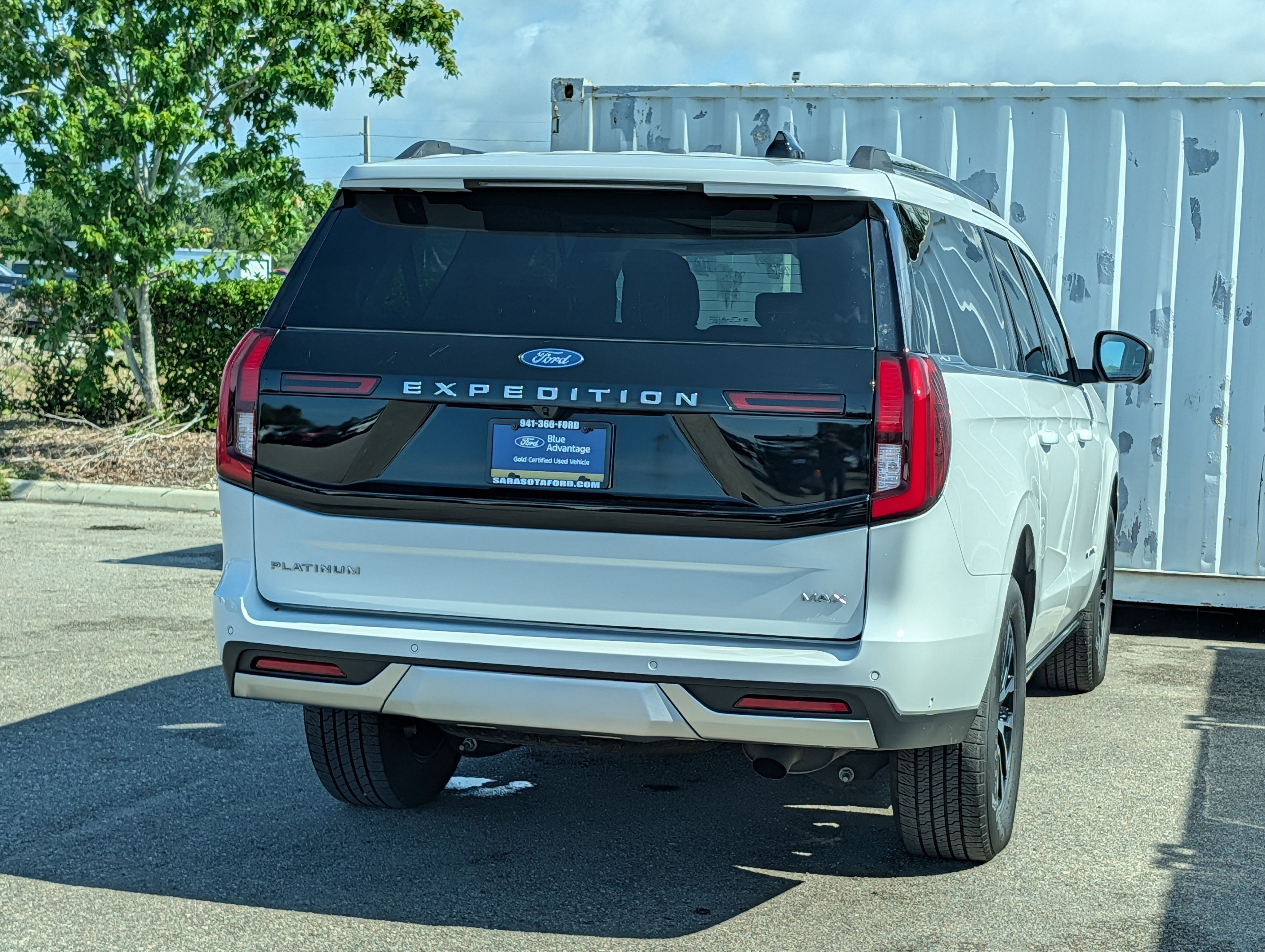 Certified 2025 Ford Expedition Max Platinum AWD/4WD image 4